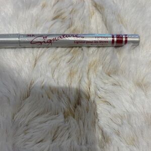 Mary Kay Signature Lip Liner in Berry